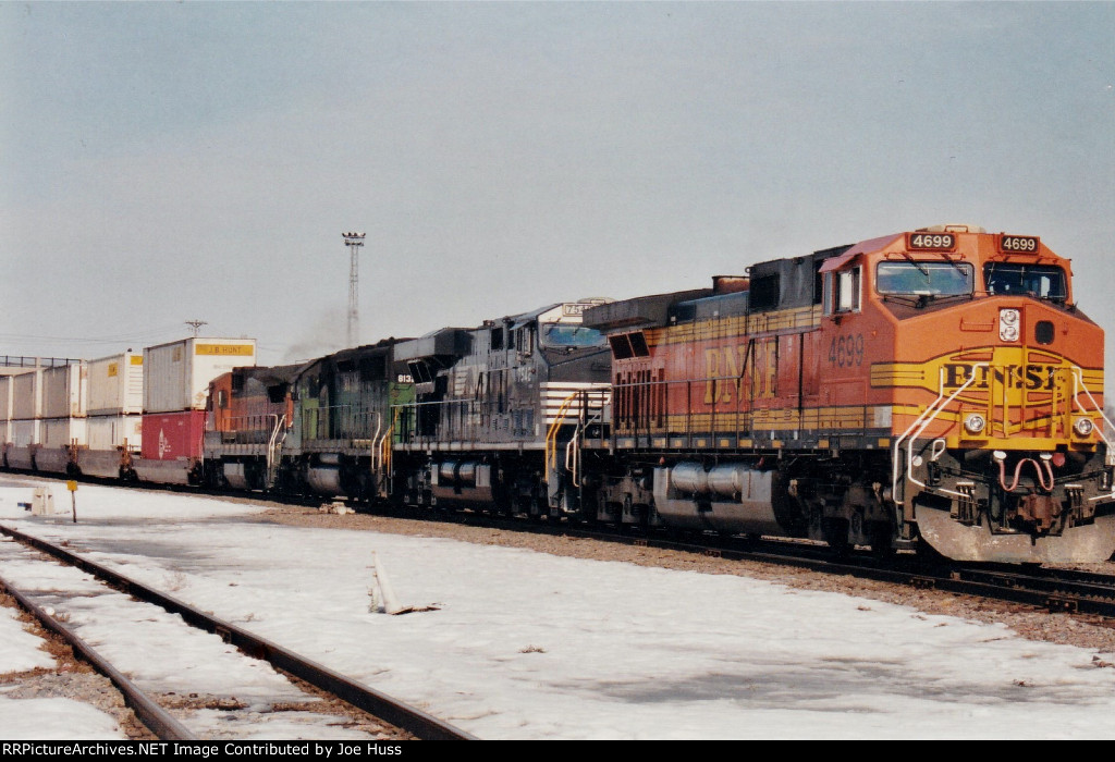 BNSF 4699 East